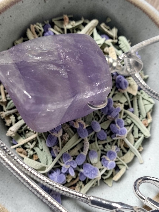Jewelry - Amethyst Stone Pendant Necklace - Purple Gem